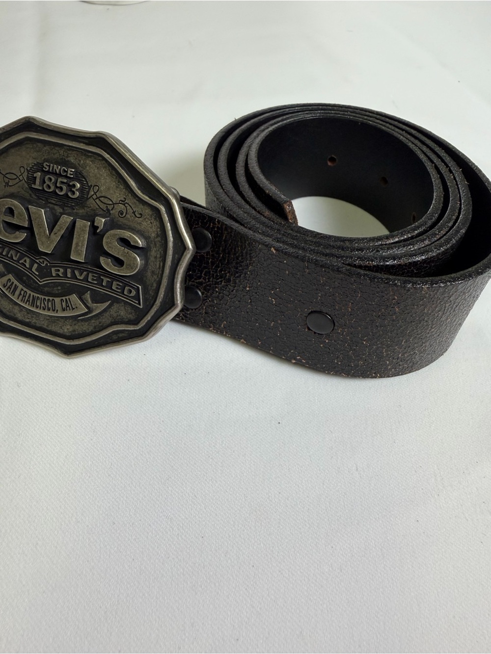 Levi's Antique Silver Belt Buckle and Leather Belt 36 - Picture 4 of 13